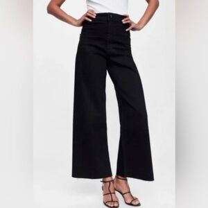 Zara Marine High Waist Straight Jean
Black Size 6